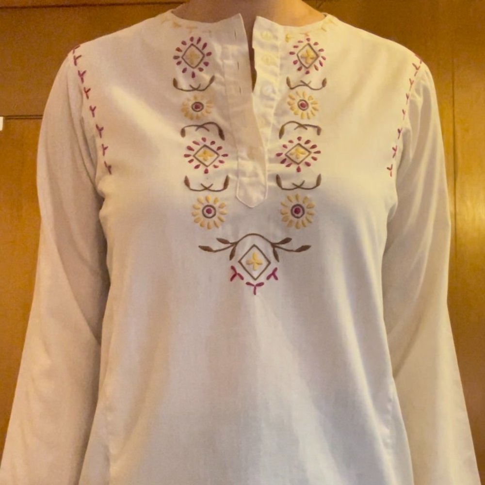 70s floral embroidered top